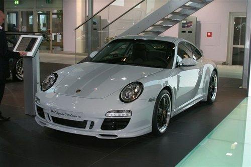 A ȫ±r(sh)911 Turbo(sh)܇ ܇֮